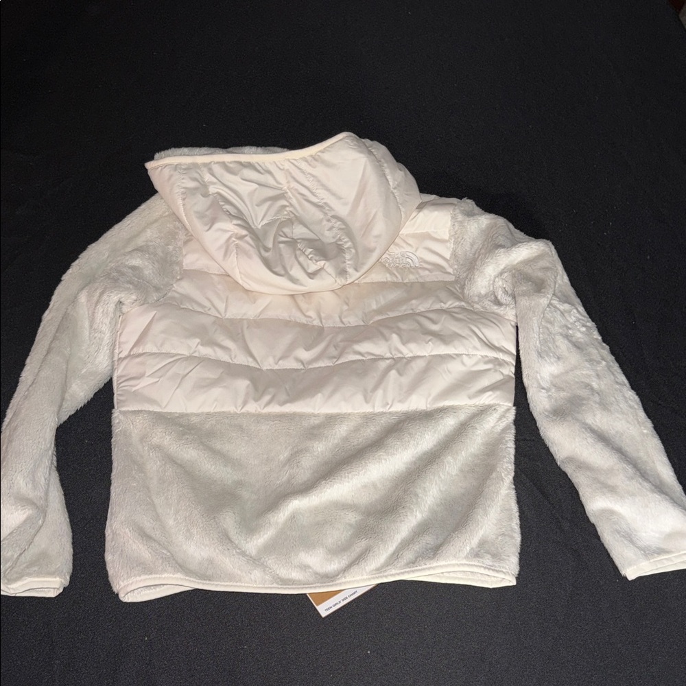 The North Face Kids White Puffer Jacket - Picture 8 of 9